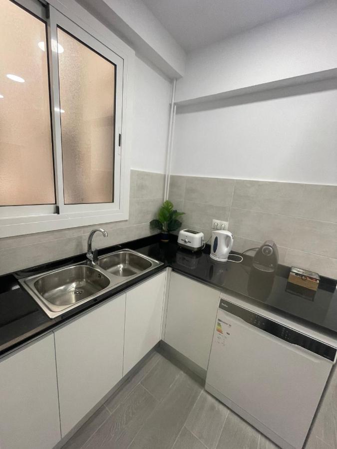 Family-Friendly Home In Central Barcelona 4Bdr ภายนอก รูปภาพ