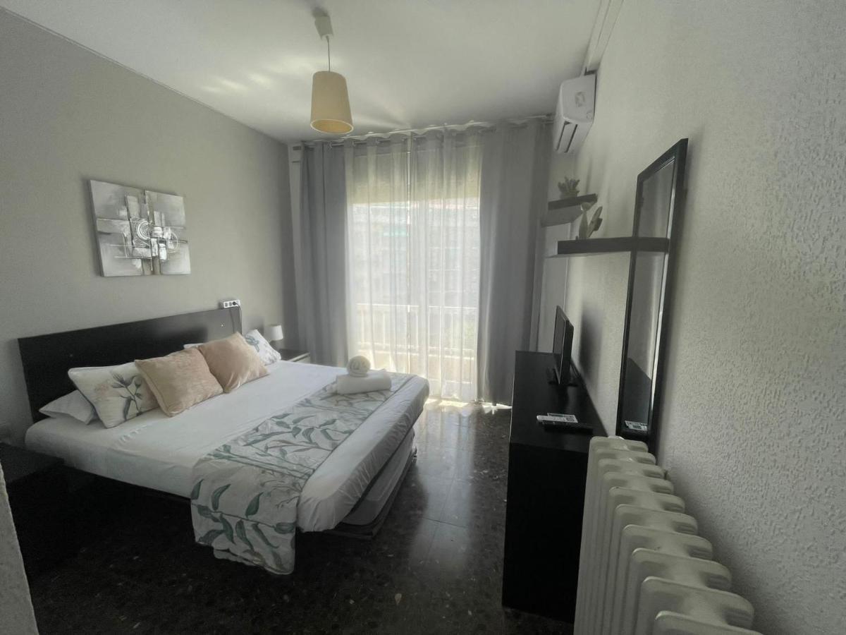Family-Friendly Home In Central Barcelona 4Bdr ภายนอก รูปภาพ