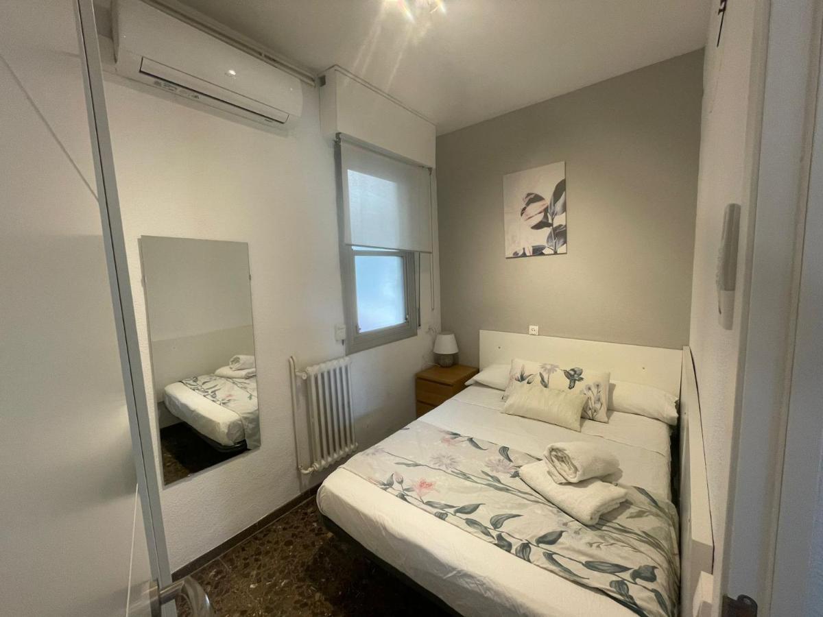 Family-Friendly Home In Central Barcelona 4Bdr ภายนอก รูปภาพ