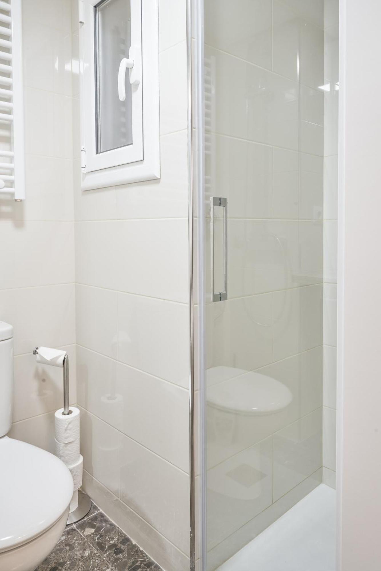 Family-Friendly Home In Central Barcelona 4Bdr ภายนอก รูปภาพ